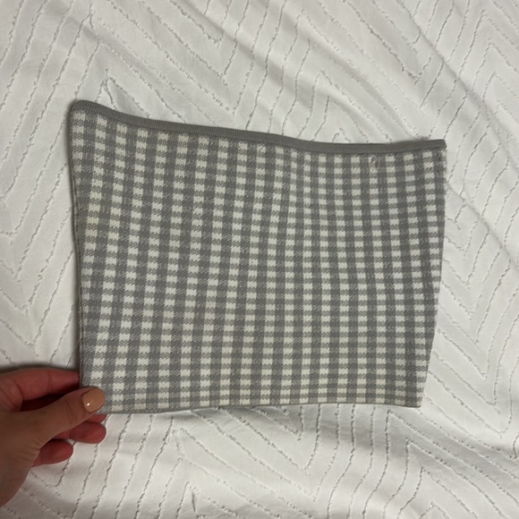 Sculpt Knit Cropped Tube top - Picture 3 of 8